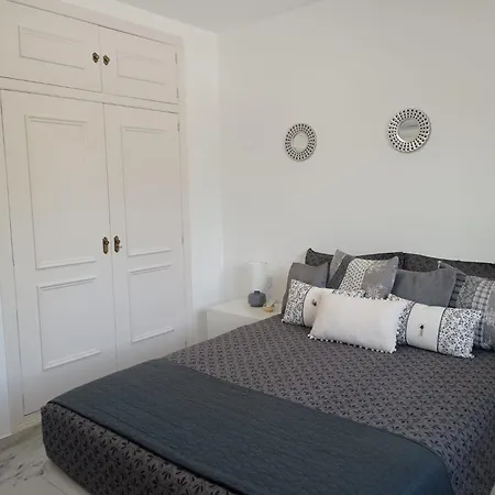 El Castillo Apartment *